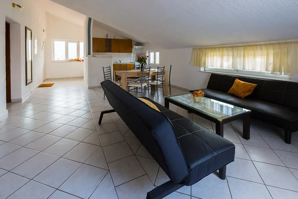 Apartments Marica Novi Vinodolski 0*,