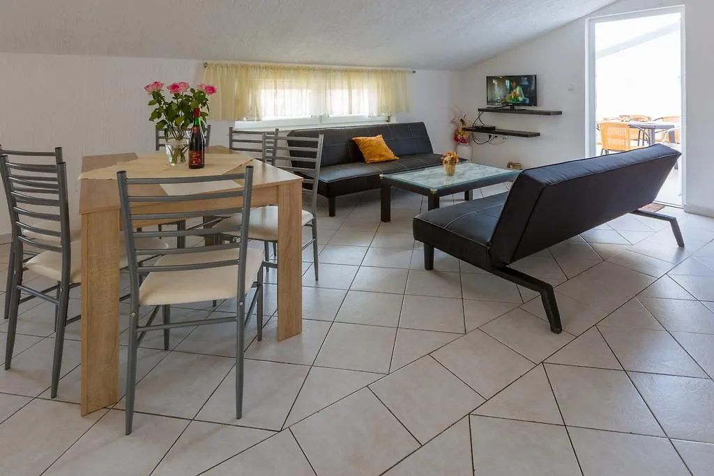 Apartments Marica Novi Vinodolski